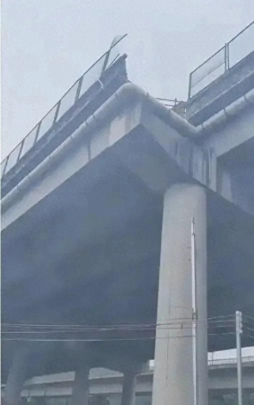 遇难者身份披露!死者家属:已处理完毕麻将胡了试玩最新!东莞小车高架坠桥(图2) 遇难者身份披露!死者家属:已处理完毕麻将胡了试玩最新!东莞小车高架坠桥(图2)